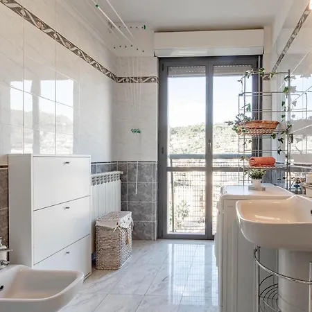 Appartamento H11 Colombo 51 Vista Mare - Centro *